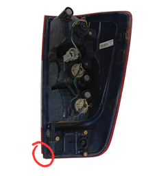 LANTERNA TRASEIRA ESQUERDA FRONTIER 2017/ DETALHE