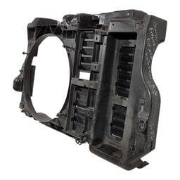 PAINEL FRONTAL DEFLETOR RADIADOR C5 3.0 V6 2008/2020 DETALHE