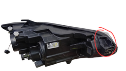 FAROL DIANTEIRO ESQUERDO SEM LED TRACKER 2020/2023 -DETALHES
