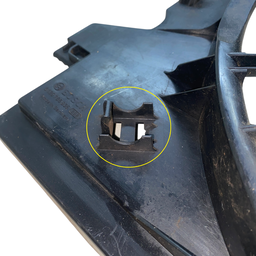 DEFLETOR RADIADOR MERCEDES-BENZ E350 3.5 A2115001693 DETALHE