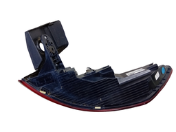 LANTERNA TRASEIRA ESQUERDA FASTBACK 2022/ (CANTO)