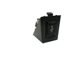 Entrada USB Yaris C/Moldura 2024  861909800a