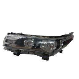 Farol Esquerdo Corolla 2016 a 2017 ( DETALHE FALTA 1 GARRA )