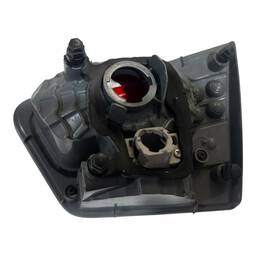 LANTERNA TRASEIRA ESQUERDA CERATO 2010 A 2013 (MALA)