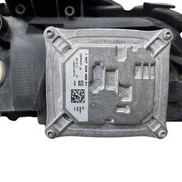 FAROL ESQUERDO CHEROKEE LONG LIMIT TRAILHAWK 14/15 DETALHE