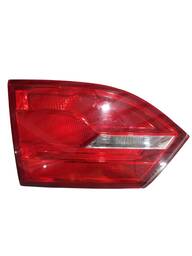 Lanterna Traseira Esquerda Jetta 2011 a 2014 (mala) C/ Led