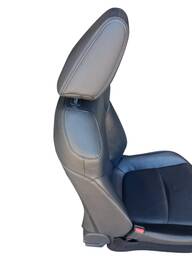 BANCO DIANTEIRO DIREITO COROLLA CROSS XRE 2022