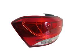 LANTERNA TRASEIRA ESQUERDA SPIN 2019/ BORDA VERMELHA (CANTO)