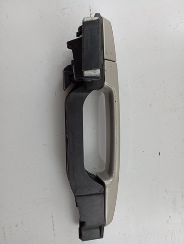 MAÇANETA EXTERNA TRASEIRA LE TOYOTA COROLLA 2010 USADO