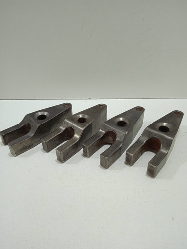 SUPORTE BICO INJETOR TOYOTA HILUX 2.8 2016 USADO JOGO