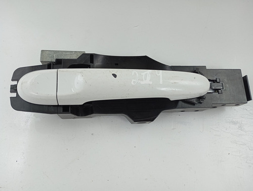 Maçaneta Externa Dianteira Ld Nissan Versa 18/19 Usado