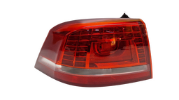 Lanterna Traseira Esquerda Passat B7 2011/2015 canto S/ Led
