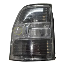 LANTERNA ESQUERDA MITSUBISHI  PAJERO FULL 07 A 21 C DETALHE