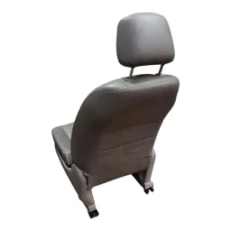 BANCO DIANTEIRO DIREITO LIVINA 2010 2011 A 2014