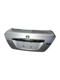 Tampa Traseira Tiida Sedan 2010 2011  2012 2013 Com Detalhes