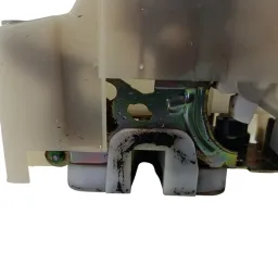 FECHADURA DIANTEIRA ESQUERDA NISSAN FRONTIER 2008 A 2016