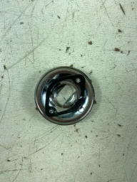 MOLDURA DA MAÇANETA INTERNA MERCEDES 1113 70 A 89 (PARALELO)