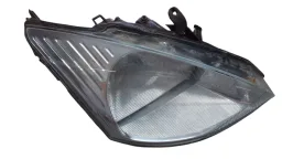 FAROL DIREITO FOCUS 2001 2002 A 2003 AVARIA