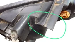 FAROL ESQUERDO ECOSPORT 2008 A 2012 MASC NEGRA AVARIA