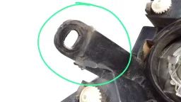 FAROL ESQUERDO ECOSPORT 2008 A 2012 MASC NEGRA AVARIA