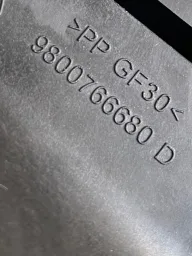 Moldura Vidro Dianteiro Direito Peugeot 208 2016 2017 2018