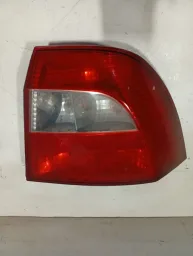 LANTERNA LADO DIREITO Chevrolet Vectra 2.2 Gls 2000