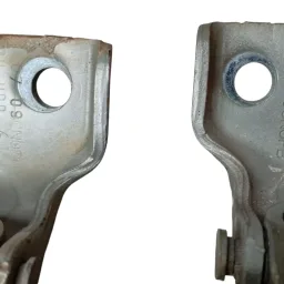 DOBRADIÇA PORTA DIANTEIRA ESQUERDA ECOSPORT 2004/12