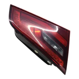 Lanterna Tampa Traseira Esquerda Audi A3 Sportback 2014