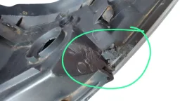 FAROL DIREITO ÔNIX PRISMA 2013 A 2019 CROMADO MOLDURA PRETA