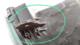 FAROL ESQUERDO CRUZE 2012 A 2016 MOLDURA PRETA