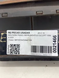 MOLDURA PAINEL INSTRUMENTOS ESCORT 1994/2001 DETALHE INTERNO