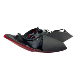 LANTERNA ESQUERDA BMW 116 118 120 125 2012 A 2016 DETALHE