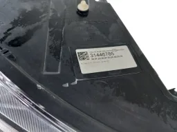 FAROL DIREITO VOLVO XC40 2018 A 2022 C/ SUPORTES QUEBRADO