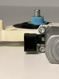 MOTOR MAQUINA DE VIDRO DIANTEIRA ESQUERDA JETTA 2019 - 2024