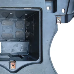 CAIXA SUPERIOR BATERIA ASSOALHO SUZUKI BURGMAN 125I 2012