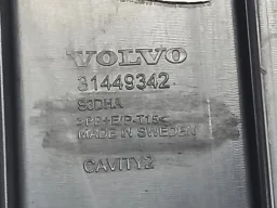 GRADE CENTRAL INFERIOR PARA VOLVO XC40 2019 A 2022