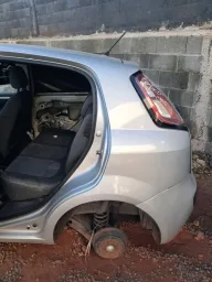Recorte Lateral Traseiro Esquerdo Fiat Punto 2008 a 2017