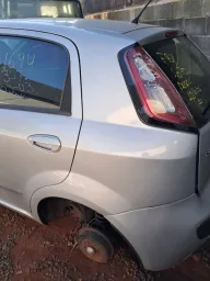 Recorte Lateral Traseiro Esquerdo Fiat Punto 2008 a 2017