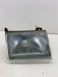 FAROL LADO DIREITO ESCORT 1983/1986 (DETALHE)