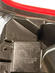 LANTERNA TRASEIRA ESQUERDA VOLVO XC90 2016 - 2021 C/ DETALHE 31468537