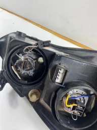 FAROL LADO ESQUERDO CORSA 2002/2012