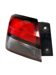 LANTERNA TRASEIRA ESQUERDA DO CANTO NISSAN VERSA 2020 - 2025 01336801LH