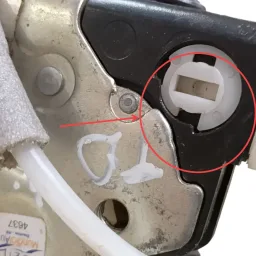 FECHADURA PORTA TRAS ESQ GOL VOYAGE G5 G6 G7 G8 C/ TRAVA ELÉ