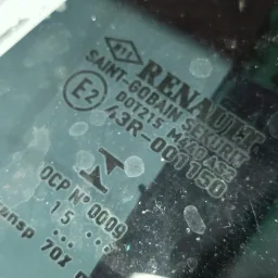 VIDRO FIXO PORTA TRASEIRA ESQUERDA RENAULT LOGAN 2014 A 2024