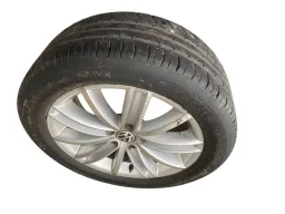 RODA TIGUAN ARO 18 COM PNEU (USADO)