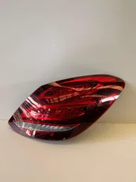LANTERNA TRASEIRA DIREITA MERCEDES C180 C200 2015 - 2018 A2059060457