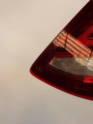 LANTERNA TRASEIRA DIREITA MERCEDES C180 C200 2015 - 2018 A2059060457