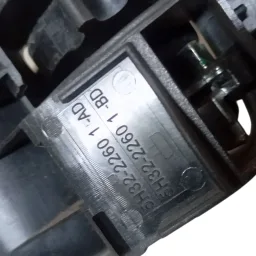 MAÇANETA INT. DIANT/TRAS ESQ R.R. SPORT FREELANDER 2 06/15