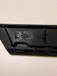 ACABAMENTO DO PUXADOR DE PORTA TRAS DIREITO GOLF 2014 - 2019 5G0868040