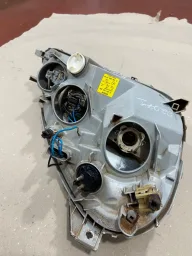 FAROL DIANTEIRO MERCEDES A160 A190 LADO ESQUERDO 1999 A 2005